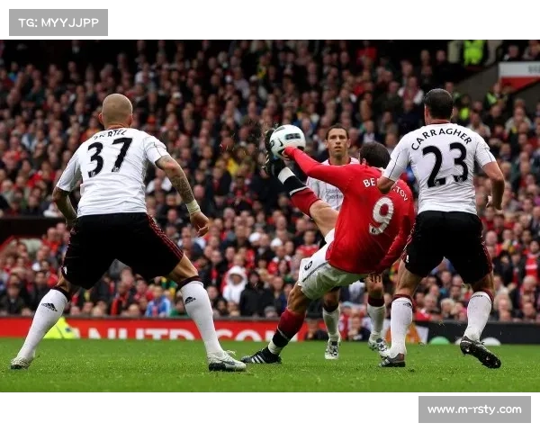 英国足球博物馆获贝斯特私人收藏球衣估值突破百万英镑